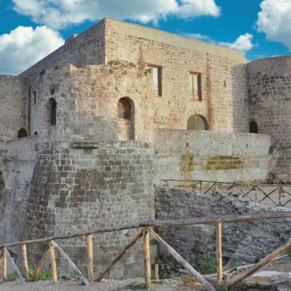 Castello Cales